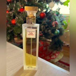 Elizabeth Arden 5th Avenue Perfume